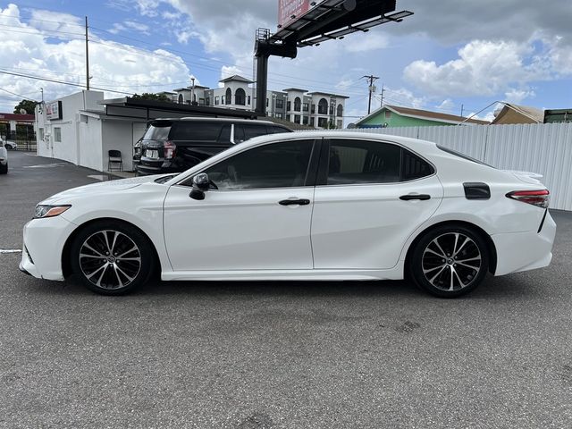 2018 Toyota Camry SE