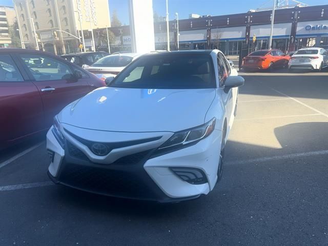 2018 Toyota Camry SE