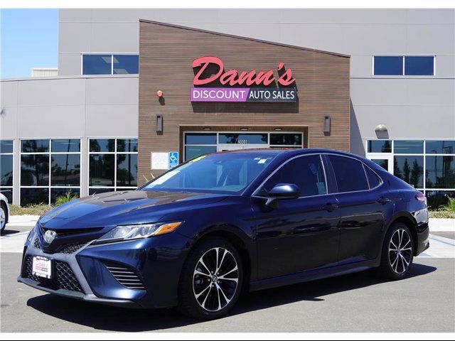 2018 Toyota Camry SE