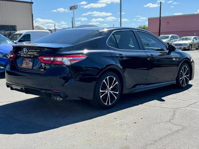 2018 Toyota Camry SE