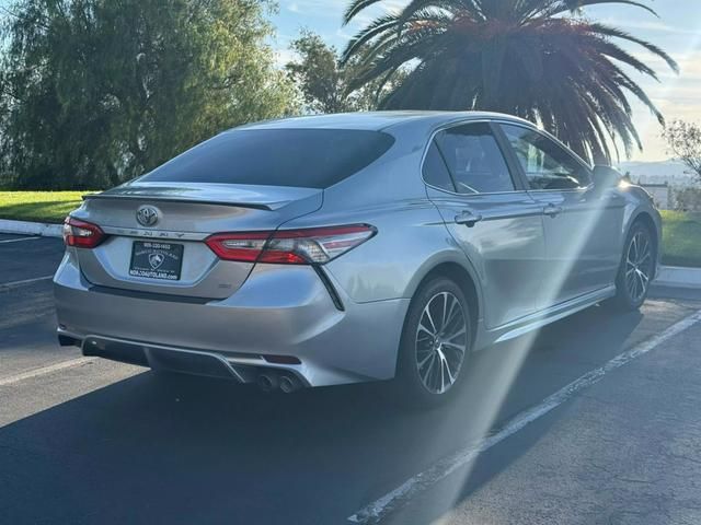 2018 Toyota Camry SE