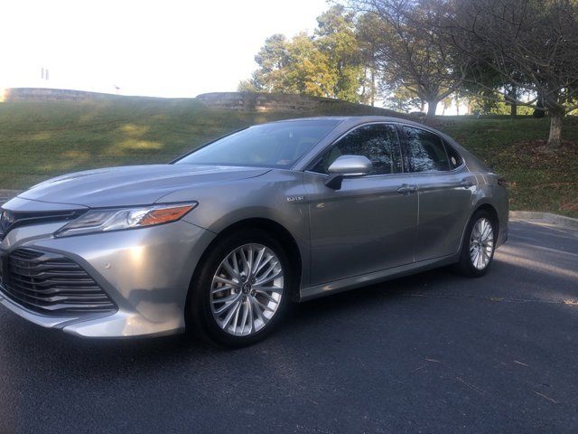 2018 Toyota Camry Hybrid XLE