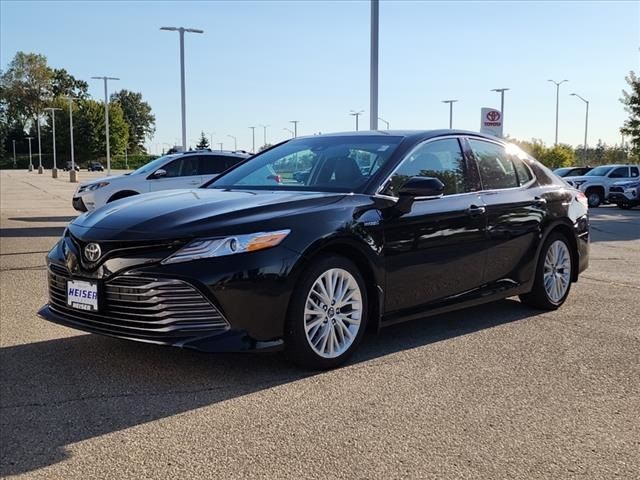 2018 Toyota Camry Hybrid LE