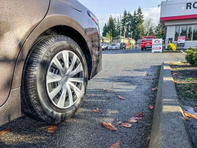 2018 Toyota Camry Hybrid LE