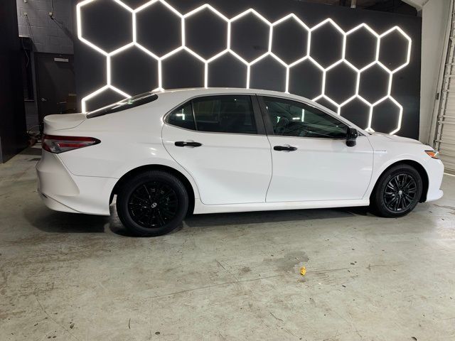 2018 Toyota Camry Hybrid LE