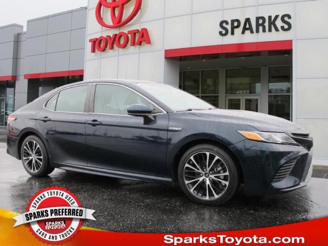 2018 Toyota Camry Hybrid SE