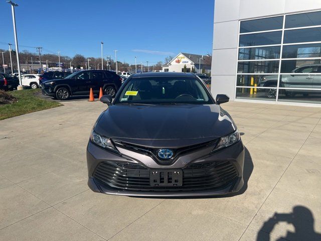 2018 Toyota Camry Hybrid SE