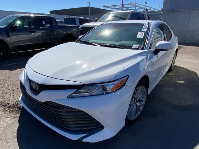 2018 Toyota Camry Hybrid XLE