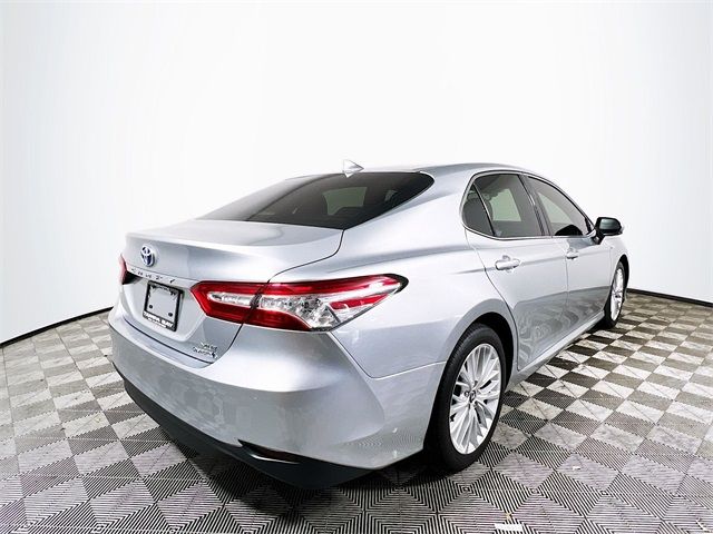 2018 Toyota Camry Hybrid LE