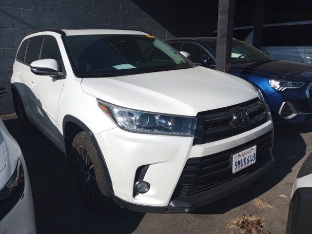 2018 Toyota Highlander SE