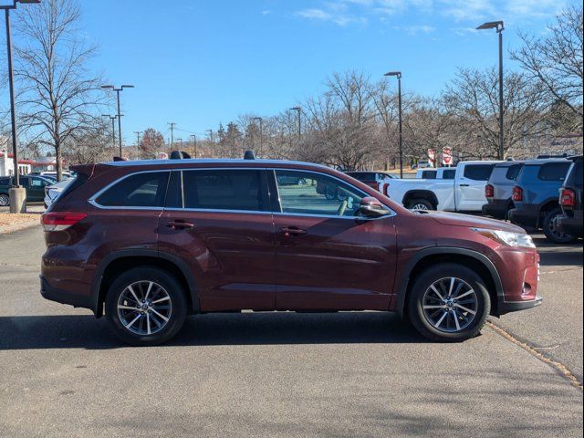 2018 Toyota Highlander SE