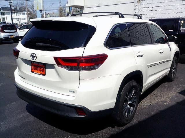 2018 Toyota Highlander LE