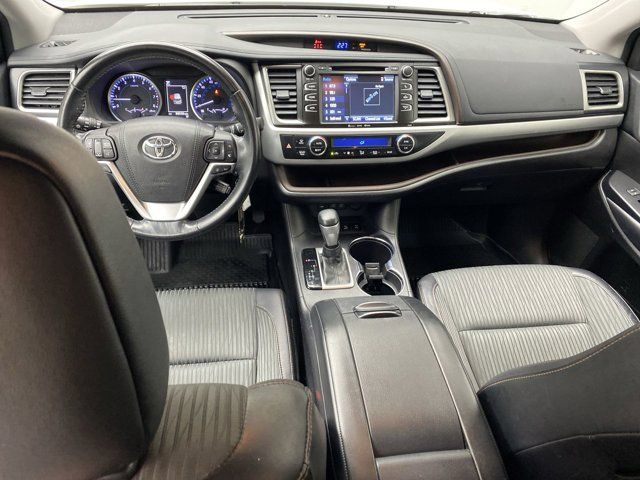 2018 Toyota Highlander LE