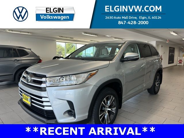 Used 2018 Toyota Highlander SUV For Sale in Milwaukee, WI | Auto Navigator