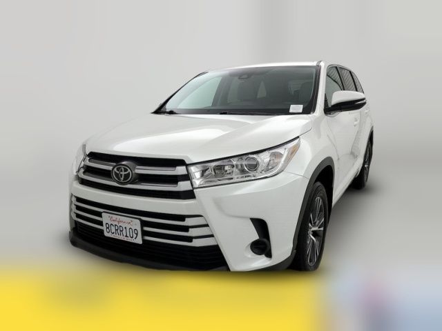 2018 Toyota Highlander LE