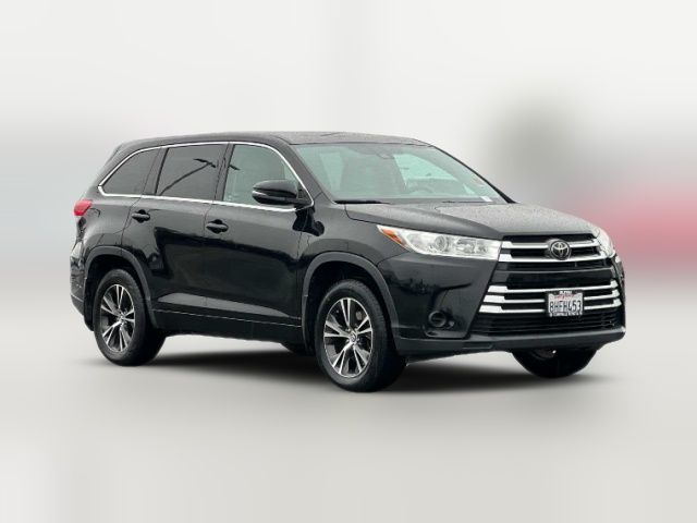 2018 Toyota Highlander LE