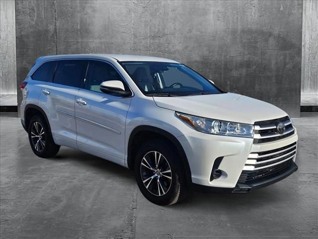 2018 Toyota Highlander LE