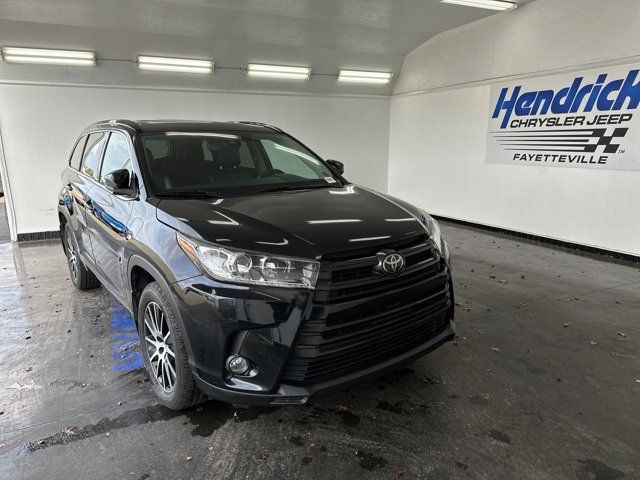 2018 Toyota Highlander SE