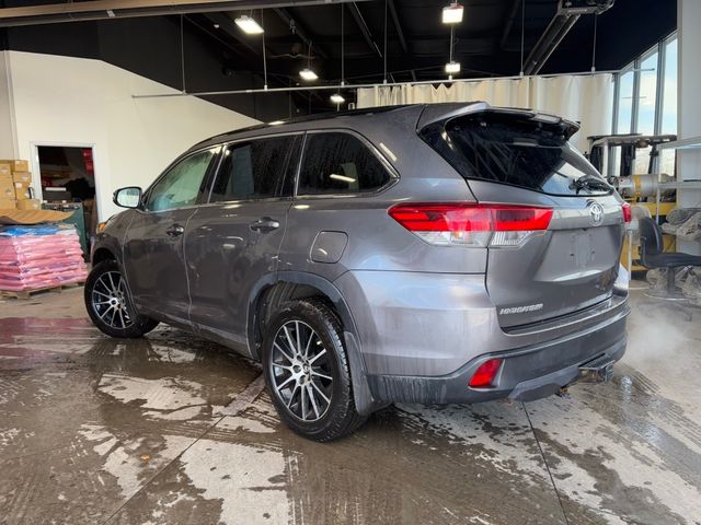 2018 Toyota Highlander SE