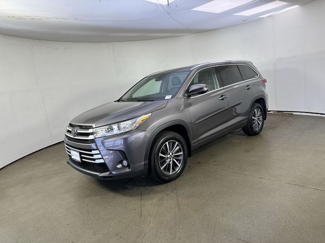 2018 Toyota Highlander SE