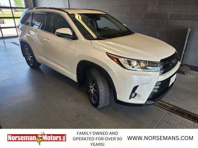 2018 Toyota Highlander SE