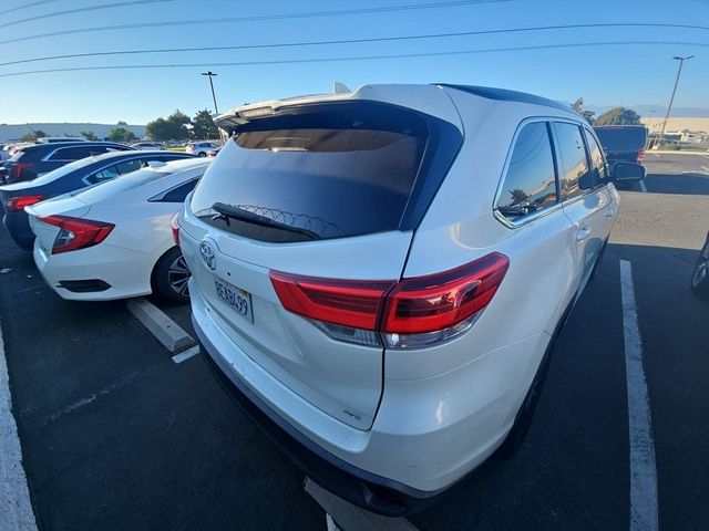 2018 Toyota Highlander SE