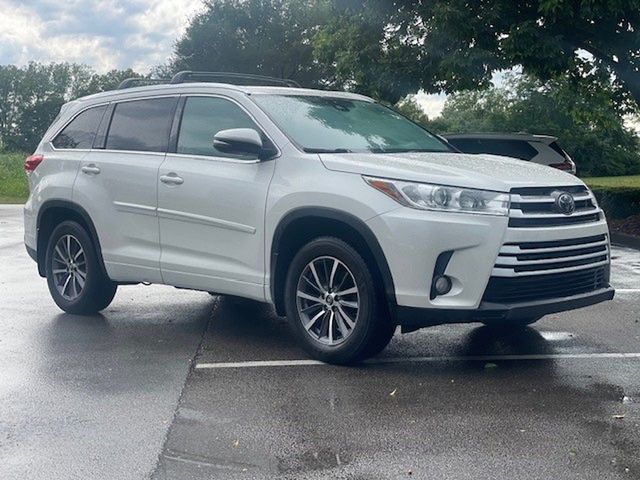 2018 Toyota Highlander SE