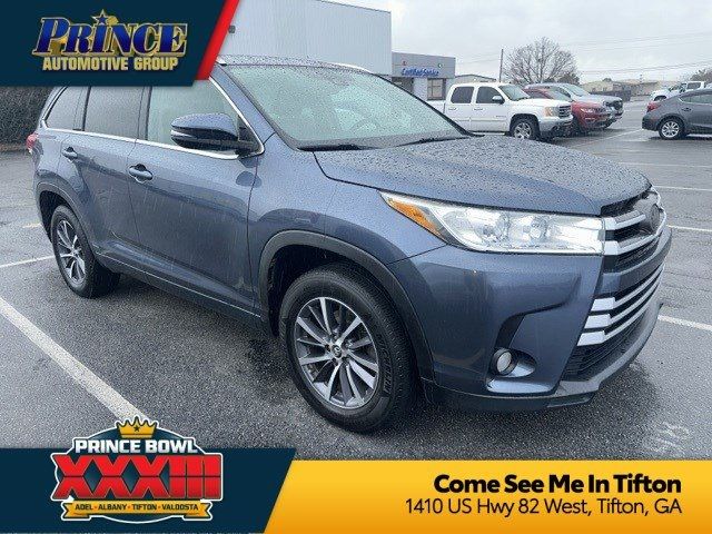 2018 Toyota Highlander SE