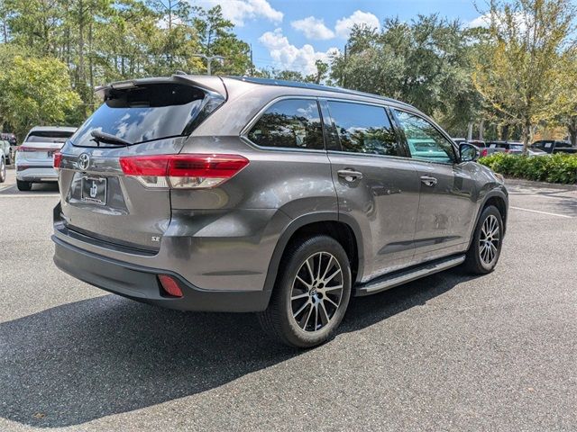 2018 Toyota Highlander SE