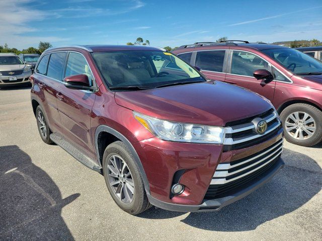 2018 Toyota Highlander SE