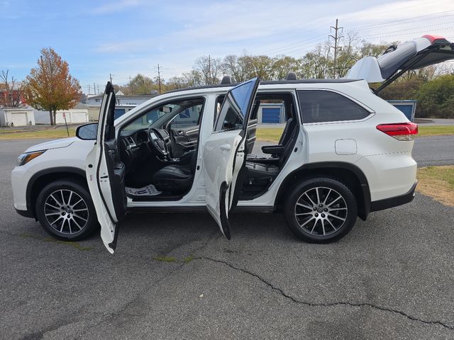 2018 Toyota Highlander SE