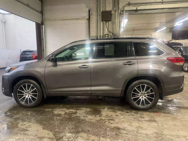 2018 Toyota Highlander SE