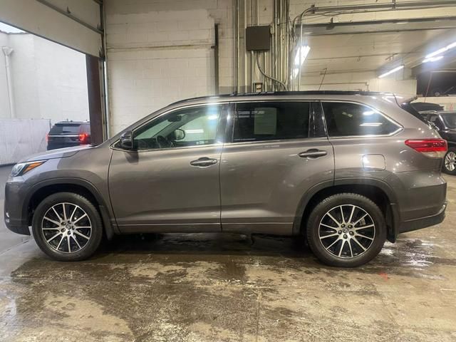 2018 Toyota Highlander SE