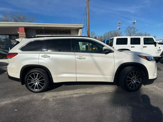 2018 Toyota Highlander SE