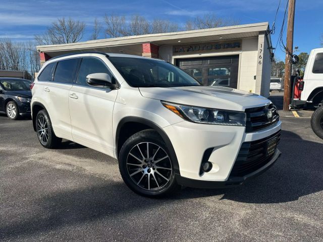 2018 Toyota Highlander SE