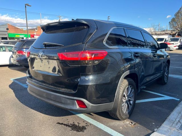 2018 Toyota Highlander SE