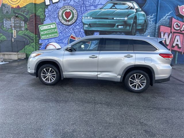 2018 Toyota Highlander SE