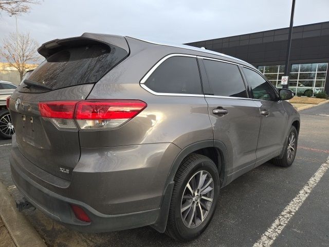 2018 Toyota Highlander SE