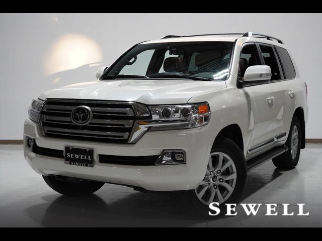 2018 Toyota Land Cruiser Base