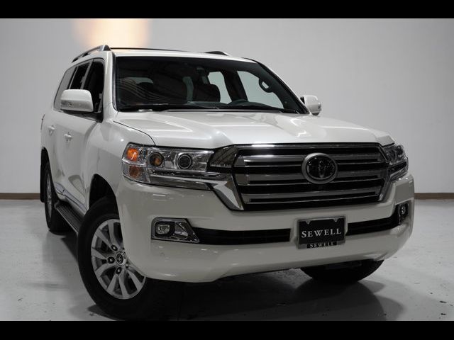 2018 Toyota Land Cruiser Base