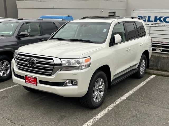 2018 Toyota Land Cruiser Base