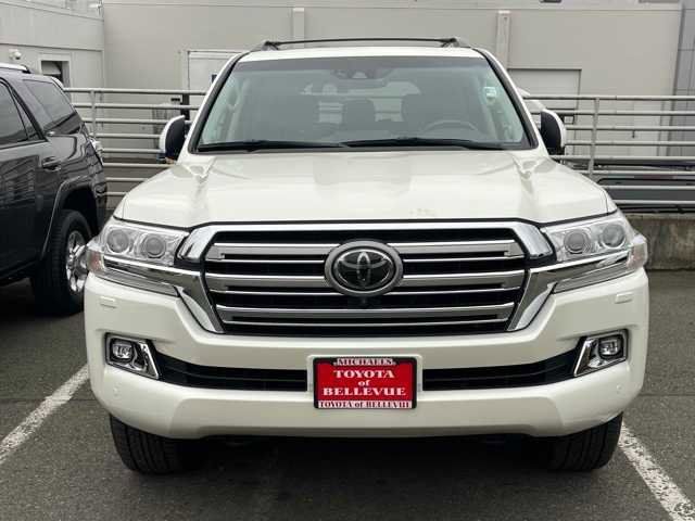 2018 Toyota Land Cruiser Base