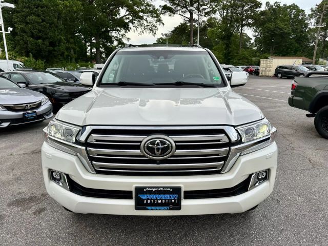 2018 Toyota Land Cruiser Base