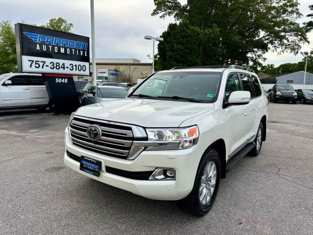 2018 Toyota Land Cruiser Base