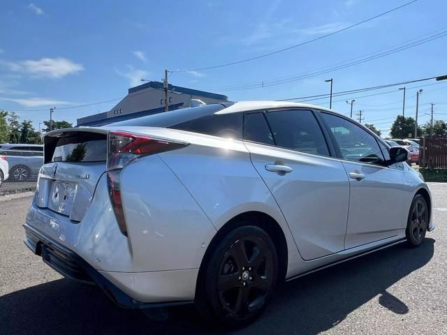 2018 Toyota Prius Four Touring