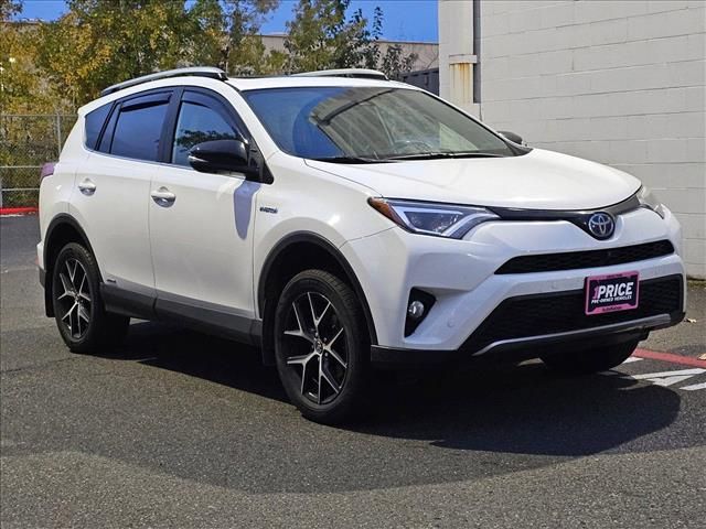 2018 Toyota RAV4 Hybrid SE