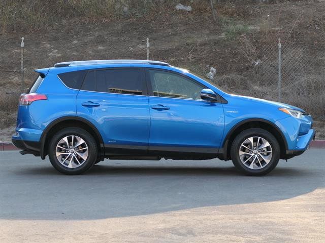 2018 Toyota RAV4 Hybrid XLE