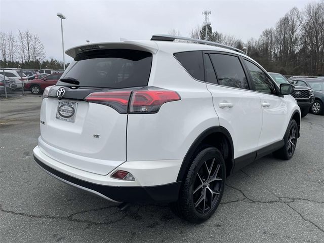 2018 Toyota RAV4 SE