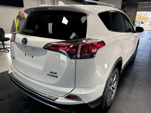 2018 Toyota RAV4 Hybrid XLE