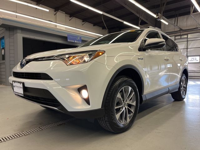 2018 Toyota RAV4 Hybrid XLE